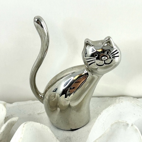 Other - Cat Ring Holder Paperweight Shiny Silver Tone Metal
